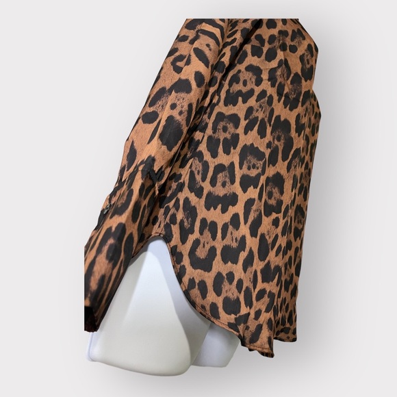 H&M Leopard Button Up Blouse - Picture 2 of 11